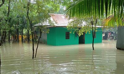 লক্ষ্মীপুরে ত্রাণের জন্য বন্যার্তদের হাহাকার: নিহত ২